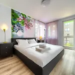 Babiego Lata Spacious