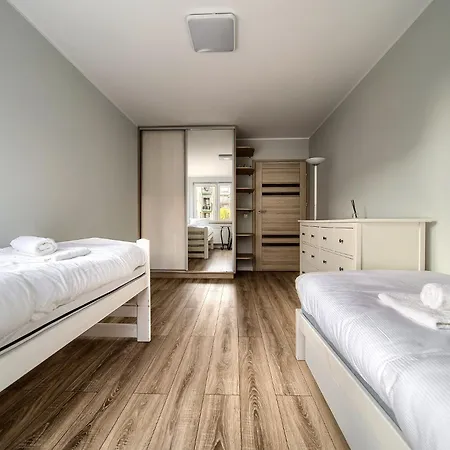 Babiego Lata Spacious Апартаменты *