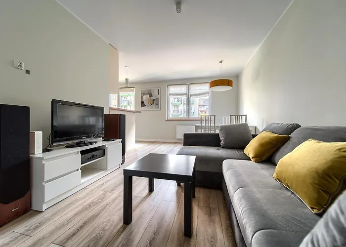 Babiego Lata Spacious